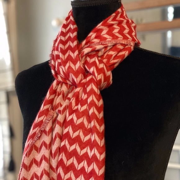 Thirty-one Red & White Chevron Scarf - Picture 5 of 5